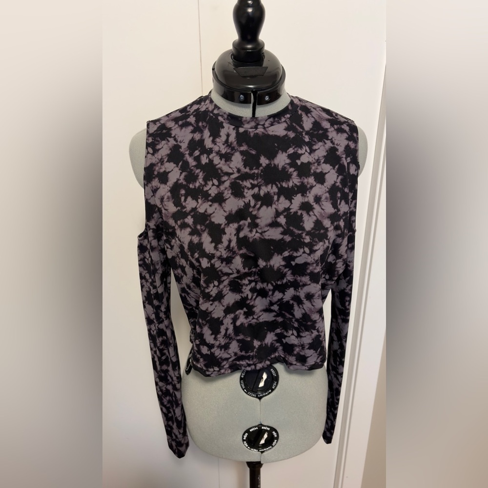 Disturbia open shoulder long sleeve crop top size US 10